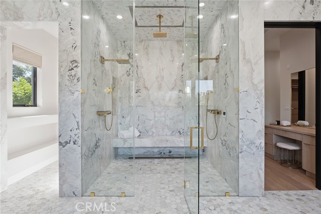 Detail Gallery Image 38 of 74 For 13807 Magnolia Bld, Sherman Oaks,  CA 91423 - 5 Beds | 4/1 Baths
