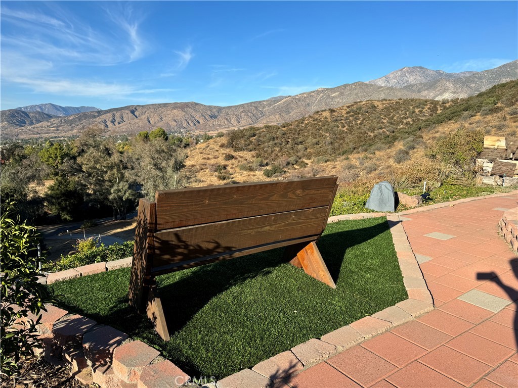 https://media.crmls.org/medias/fbcc8d57-956b-4d17-afb6-d117786cbe62.jpg?preset=X-Large