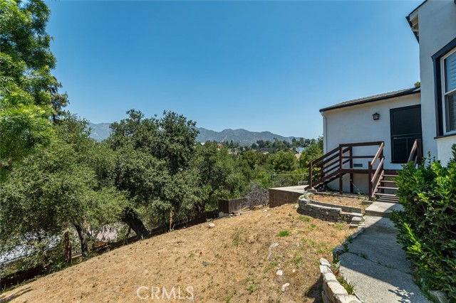1967 Hilldale Drive, La Canada Flintridge CA: https://media.crmls.org/medias/fbcd0fad-adb3-4d0d-bf0e-7528027152c2.jpg