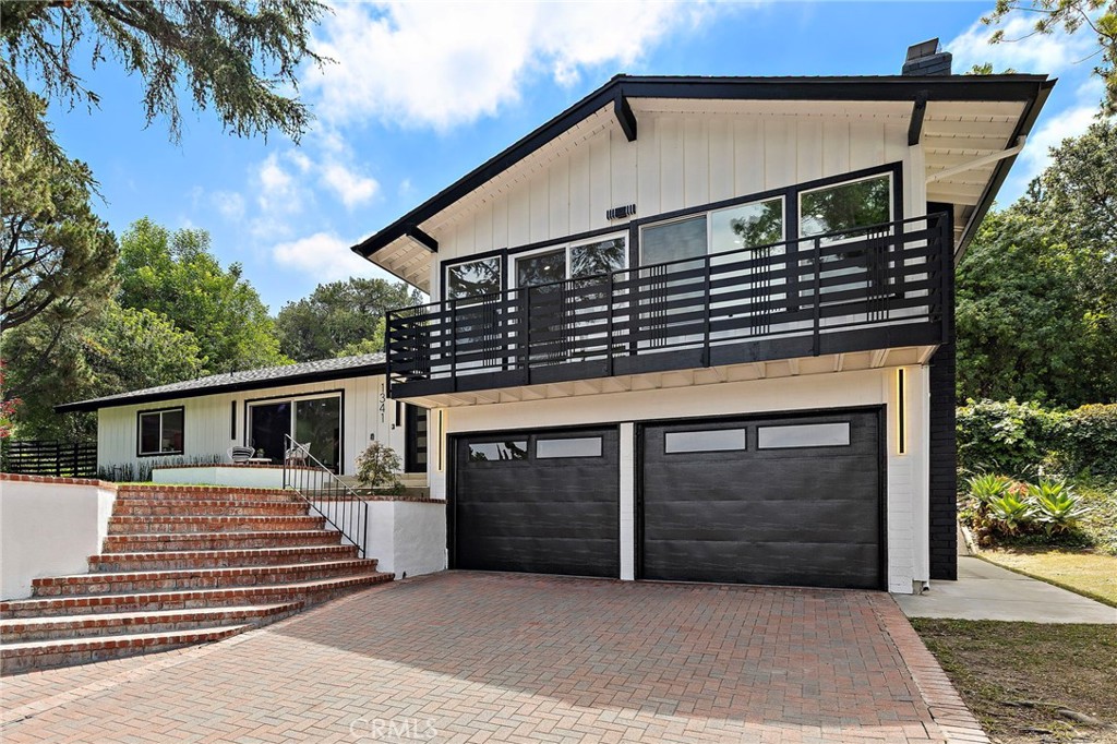 https://media.crmls.org/medias/fbcd39bc-bfab-4eaf-90d3-52faebb4baa1.jpg?preset=X-Large