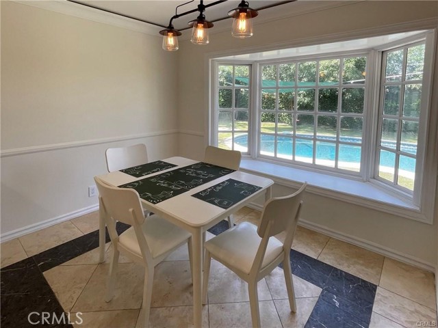 Detail Gallery Image 11 of 35 For 20329 Haynes St, Winnetka,  CA 91306 - 4 Beds | 2 Baths