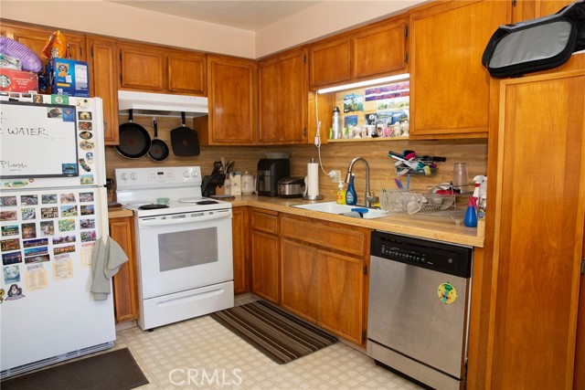 866 Brighton Avenue, Grover Beach CA: https://media.crmls.org/medias/fbcdb409-4448-4220-b779-666b93c392c3.jpg