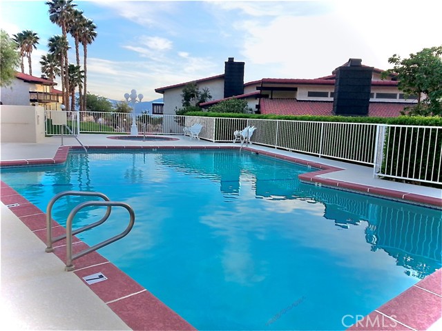 Detail Gallery Image 8 of 35 For 67305 Hacienda Ave, Desert Hot Springs,  CA 92240 - 2 Beds | 2/1 Baths