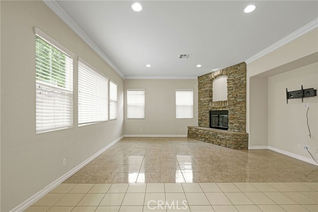 Detail Gallery Image 9 of 34 For 6838 Miramar Ln, Palmdale,  CA 93551 - 4 Beds | 3 Baths