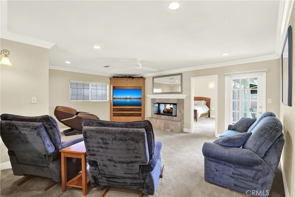 MLS #OC25128179 img 10