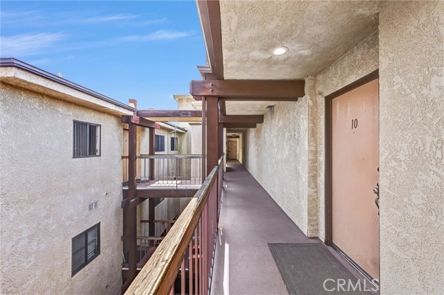 Detail Gallery Image 4 of 36 For 1304 Stanley #10,  Glendale,  CA 91206 - 3 Beds | 2 Baths