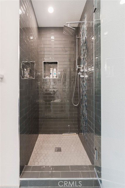 Detail Gallery Image 24 of 59 For 230 Lille Lane #113,  Newport Beach,  CA 92663 - 3 Beds | 3 Baths