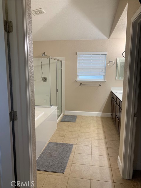 538 Burnt Ranch Way, Chico CA: https://media.crmls.org/medias/fbd0f975-a5c7-412c-a54f-d9a200a9ca32.jpg
