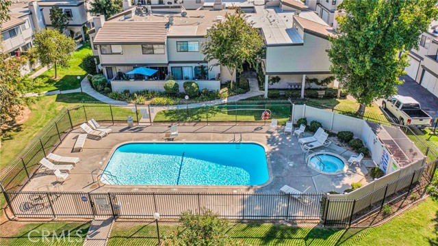 Detail Gallery Image 25 of 28 For 6508 Twin Circle Ln #1,  Simi Valley,  CA 93063 - 2 Beds | 1/1 Baths