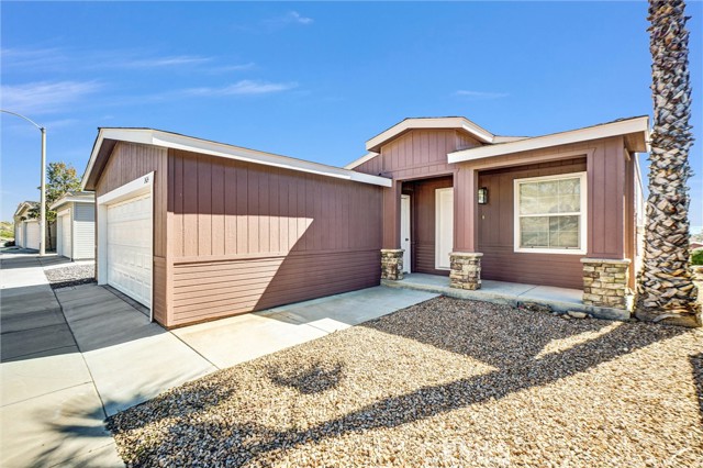Detail Gallery Image 4 of 29 For 2424 Sunset Ridge Dr., Rosamond,  CA 93560 - 3 Beds | 2 Baths