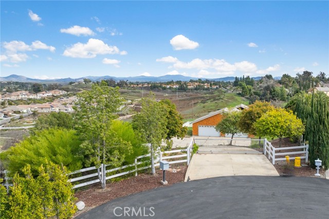 Detail Gallery Image 1 of 40 For 40165 Paseo Sereno, Temecula,  CA 92591 - 4 Beds | 2 Baths