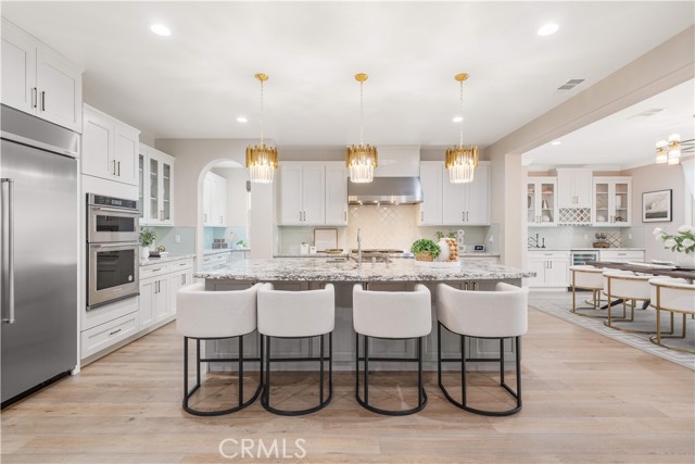 Detail Gallery Image 12 of 75 For 27 Gillman St, Irvine,  CA 92612 - 6 Beds | 6/1 Baths