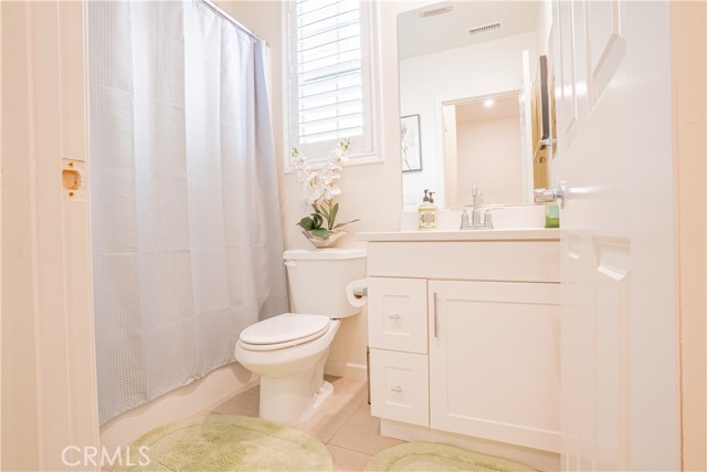 Detail Gallery Image 9 of 25 For 467 N Pinewood, Rialto,  CA 92376 - 4 Beds | 3 Baths