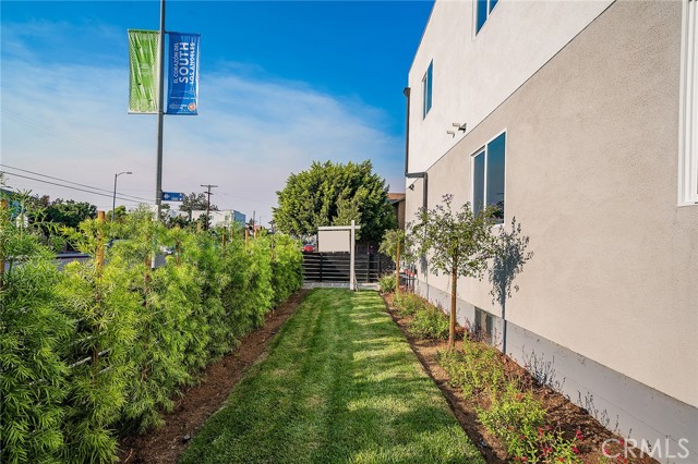 Detail Gallery Image 61 of 65 For 1348 W 41st Pl, Los Angeles,  CA 90037 - – Beds | – Baths