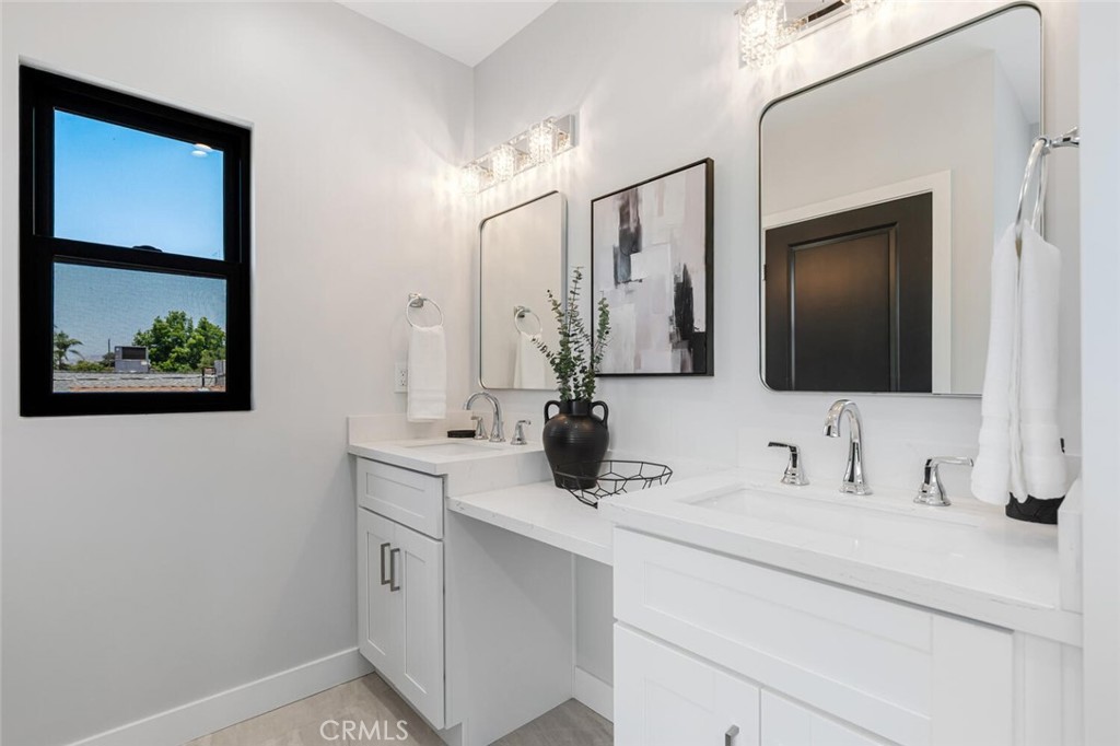 251 S Griffith Park DriveBurbank image #37