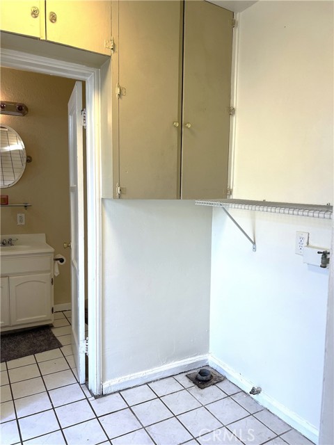 Detail Gallery Image 8 of 28 For 4703 W 118th St, Hawthorne,  CA 90250 - 4 Beds | 2 Baths