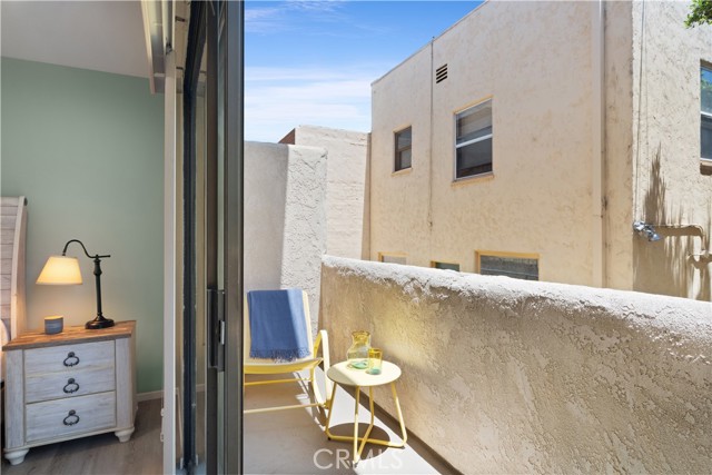 1425 E 2nd Street, Long Beach CA: https://media.crmls.org/medias/fbd45d91-95db-4e6b-a7c2-3941f8b36fb1.jpg