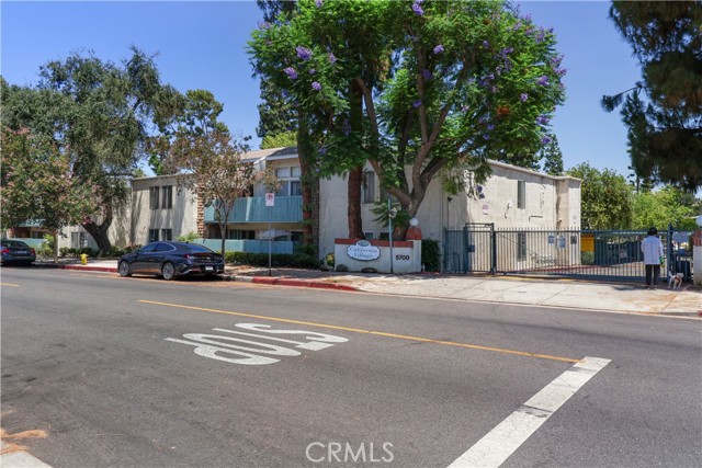 Detail Gallery Image 1 of 32 For 5700 Etiwanda Ave #105,  Tarzana,  CA 91356 - 3 Beds | 2 Baths