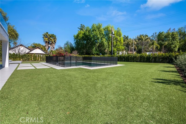 Detail Gallery Image 20 of 43 For 4930 Palomar Dr, Tarzana,  CA 91356 - 6 Beds | 6/1 Baths