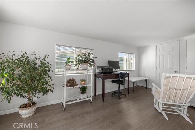 Detail Gallery Image 4 of 26 For 27150 Shadel Rd, Menifee,  CA 92586 - 2 Beds | 2 Baths