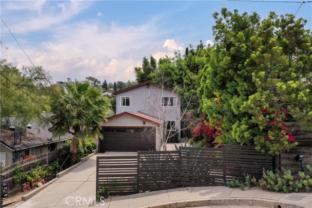 2114 India Street, Los Angeles CA: https://media.crmls.org/medias/fbd5de4d-5d9a-4504-85ec-c9390b19882d.jpg