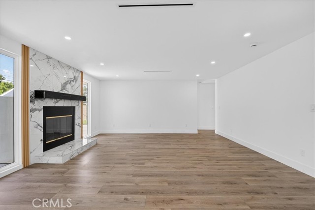 Detail Gallery Image 7 of 49 For 7055 Fallbrook Ave, West Hills,  CA 91307 - 4 Beds | 2 Baths