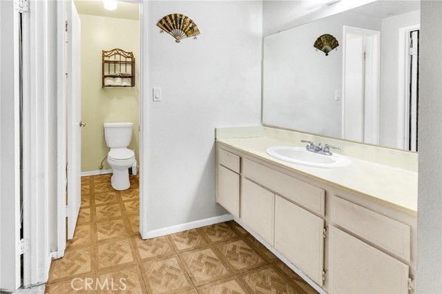 Detail Gallery Image 11 of 12 For 1713 Park Glen Cir #C,  Santa Ana,  CA 92706 - 3 Beds | 2/1 Baths