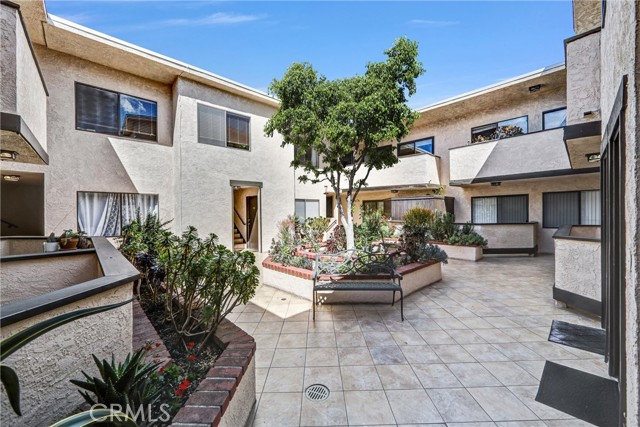 2 Bed Home for Sale in Valley Village, California