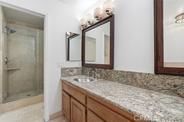 Detail Gallery Image 14 of 30 For 208 S Catalina Ave #C,  Redondo Beach,  CA 90277 - 3 Beds | 2/1 Baths