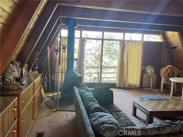 Detail Gallery Image 9 of 40 For 841 Glen View Ln, Twin Peaks,  CA 92391 - 3 Beds | 2 Baths
