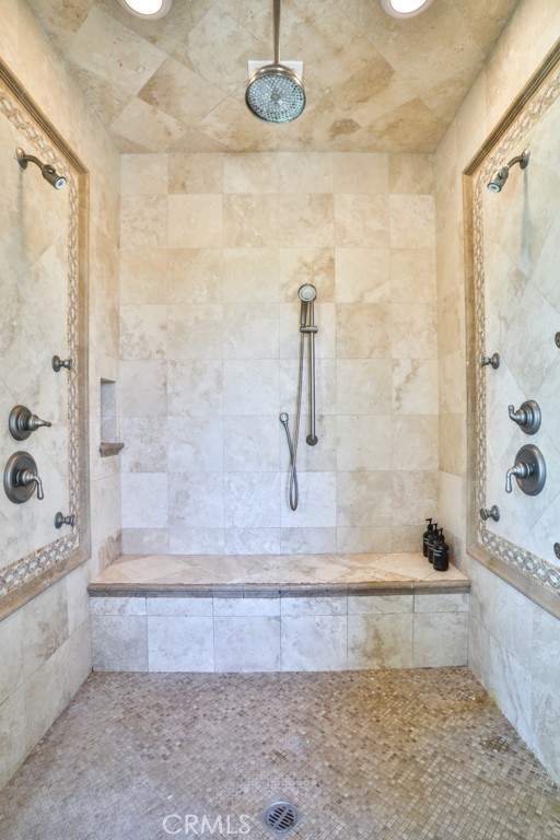 https://media.crmls.org/medias/fbd9a847-7dd0-449b-add4-094be1792180.jpg?preset=X-Large
