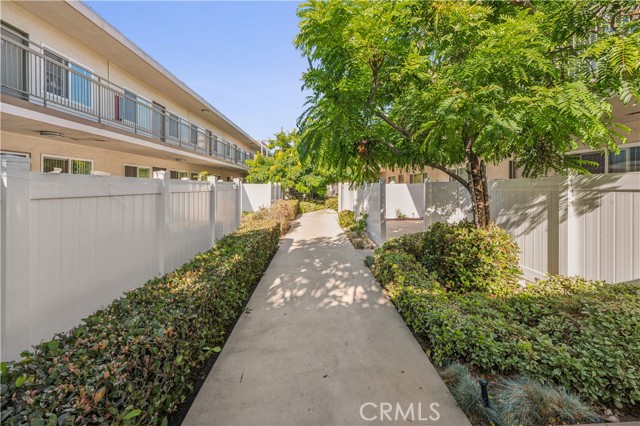 Detail Gallery Image 5 of 17 For 20917 Amie #27,  Torrance,  CA 90503 - 2 Beds | 1 Baths