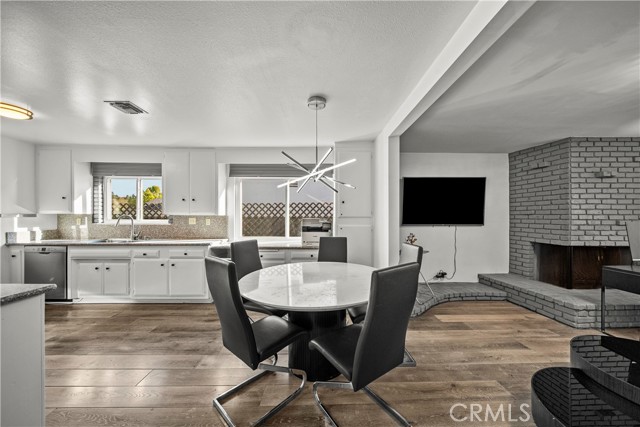 Detail Gallery Image 11 of 33 For 27215 Barada Ave, Saugus,  CA 91350 - 4 Beds | 2 Baths