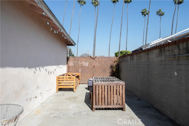 Detail Gallery Image 7 of 22 For 1241 N Azusa Ave, Azusa,  CA 91702 - 2 Beds | 1 Baths