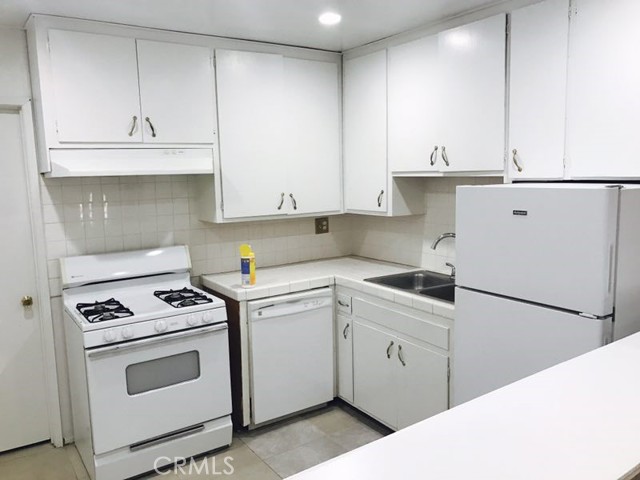 Detail Gallery Image 9 of 21 For 2302 Oak St, Santa Monica,  CA 90405 - – Beds | – Baths