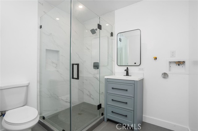 3189 S Bentley Avenue, Los Angeles CA: https://media.crmls.org/medias/fbdcfe22-1a42-45a3-bfa8-604f2d108d71.jpg