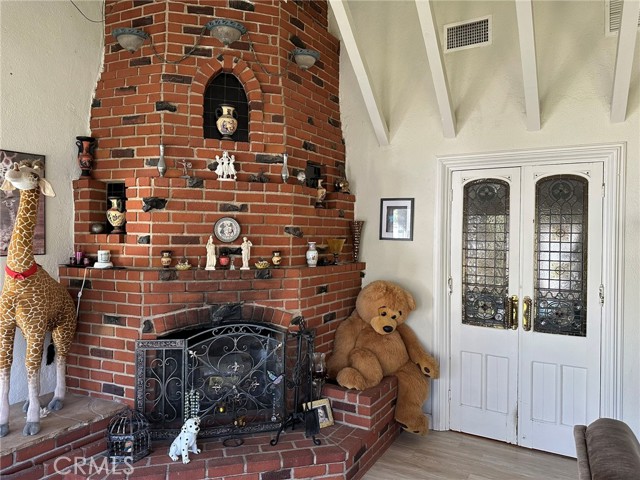 Detail Gallery Image 7 of 24 For 22901 Leonora Dr, Woodland Hills,  CA 91367 - 3 Beds | 1/1 Baths