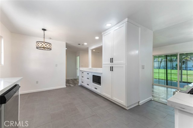 636 East Avenida De Los Arboles photo 6