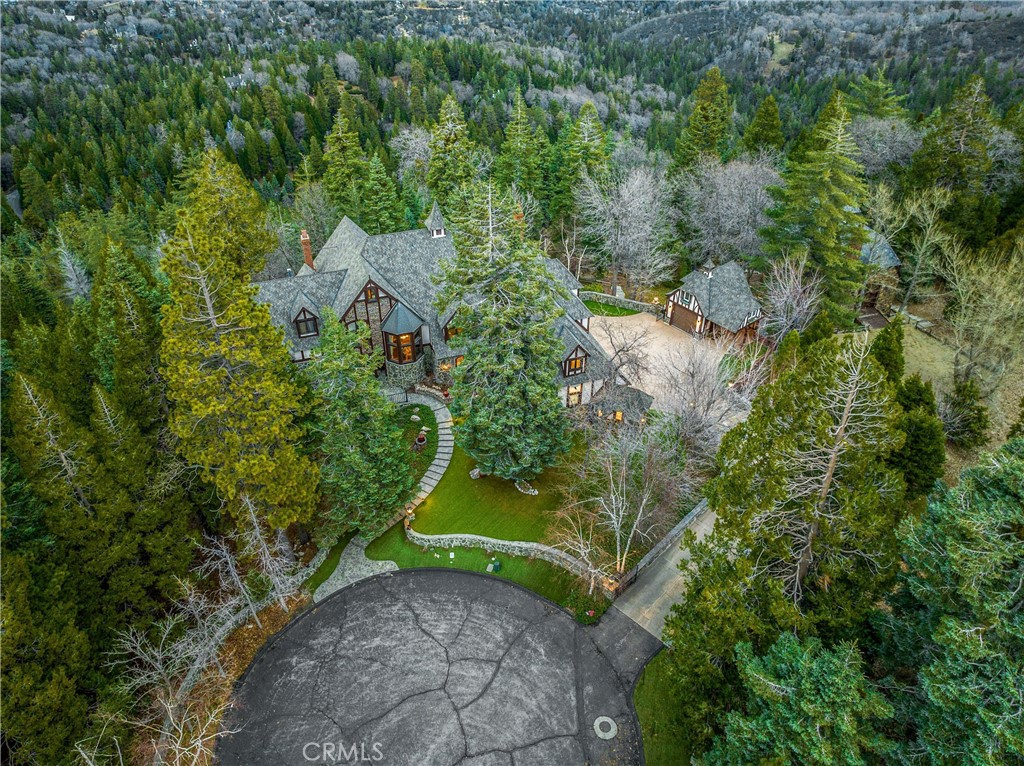 https://media.crmls.org/medias/fbde198c-b675-4973-80d4-3fb5273f4b80.jpg?preset=X-Large