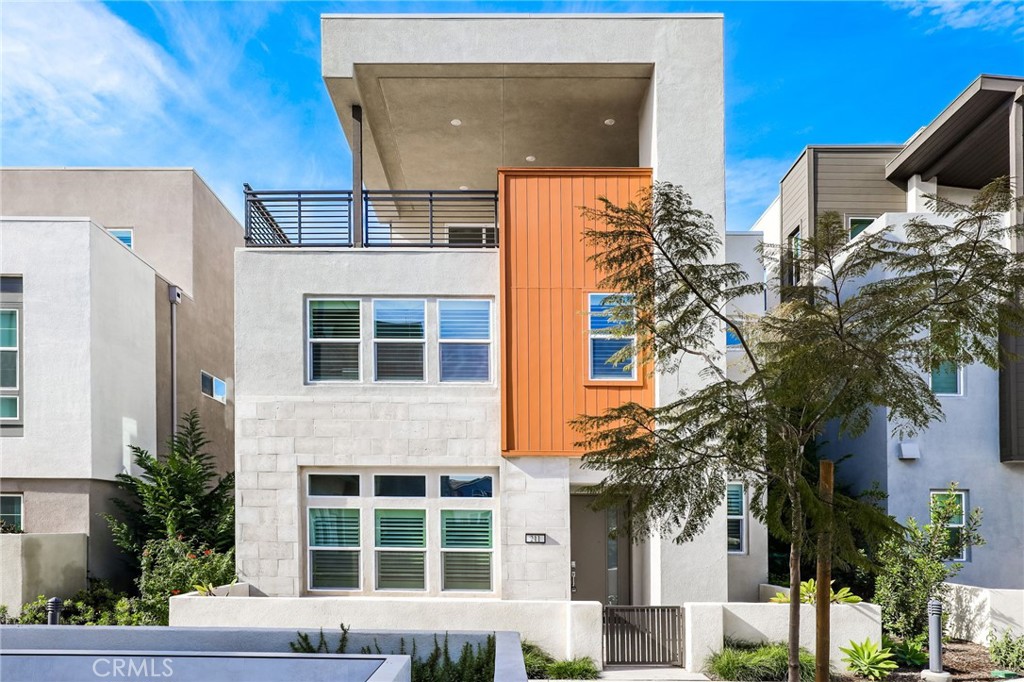 211 Chorus, Irvine, CA 92618