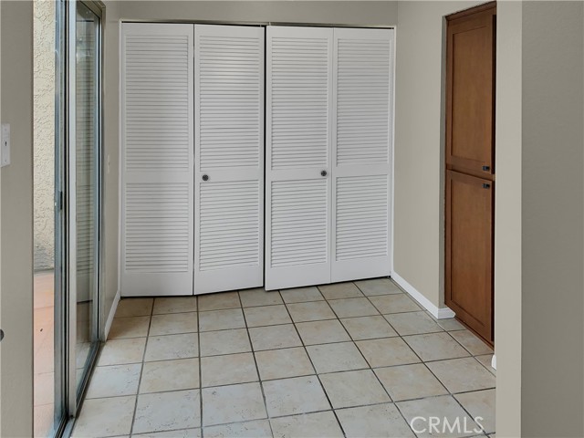 Detail Gallery Image 9 of 26 For 2024 S Bon View Ave #D,  Ontario,  CA 91761 - 3 Beds | 2/1 Baths