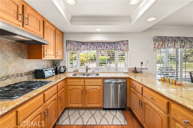 Detail Gallery Image 14 of 52 For 937 Finnell Way, Placentia,  CA 92870 - 4 Beds | 3 Baths