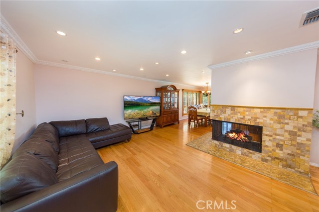 10165 Sully Drive, Sun Valley CA: https://media.crmls.org/medias/fbe165a3-01b5-4963-8bfd-f5fb2e19d9bb.jpg
