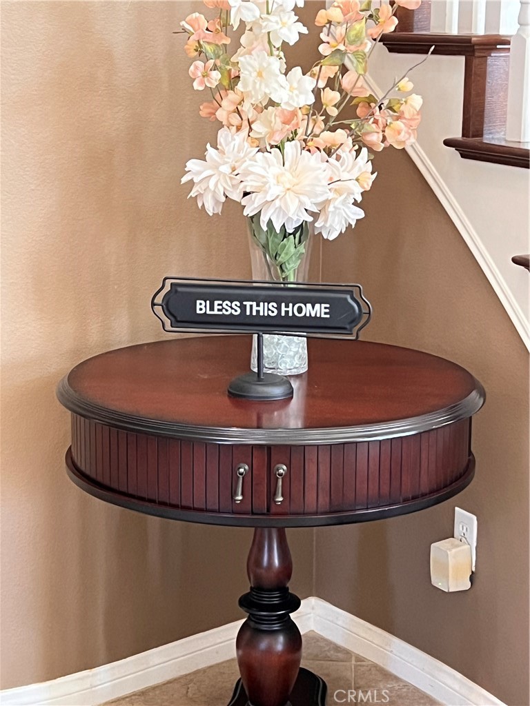https://media.crmls.org/medias/fbe16ee2-f8fe-4588-aa3b-c611365ed02a.jpg?preset=X-Large