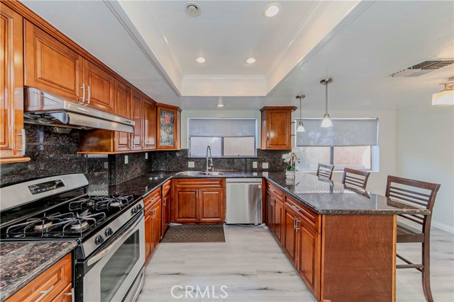 Detail Gallery Image 13 of 35 For 2032 W 231st St, Torrance,  CA 90501 - 4 Beds | 3 Baths