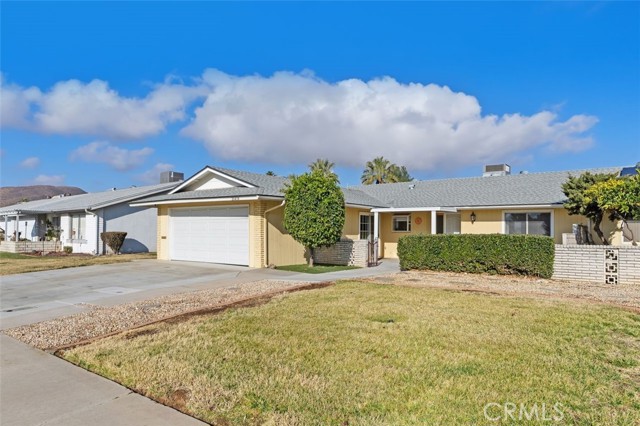 26434 Mccall Boulevard, Menifee CA: https://media.crmls.org/medias/fbe2e2b8-28cc-4a42-b70d-987048870a27.jpg