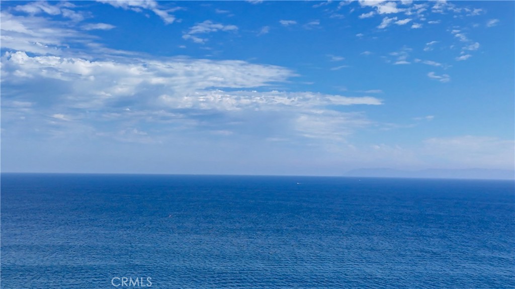 https://media.crmls.org/medias/fbe2ecdf-0d29-48e2-8689-993cd4101154.jpg?preset=X-Large