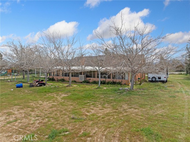 Detail Gallery Image 5 of 41 For 17740 Linden, Hesperia,  CA 92345 - 3 Beds | 2 Baths