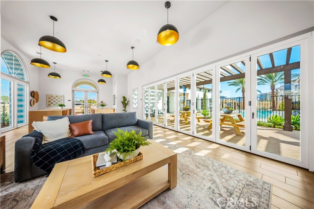 Detail Gallery Image 23 of 26 For 557 via Vallarta, Camarillo,  CA 93012 - 3 Beds | 2/2 Baths