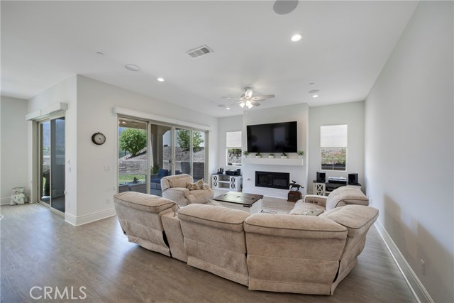 Detail Gallery Image 10 of 65 For 11537 Alton Dr, Corona,  CA 92883 - 2 Beds | 2 Baths